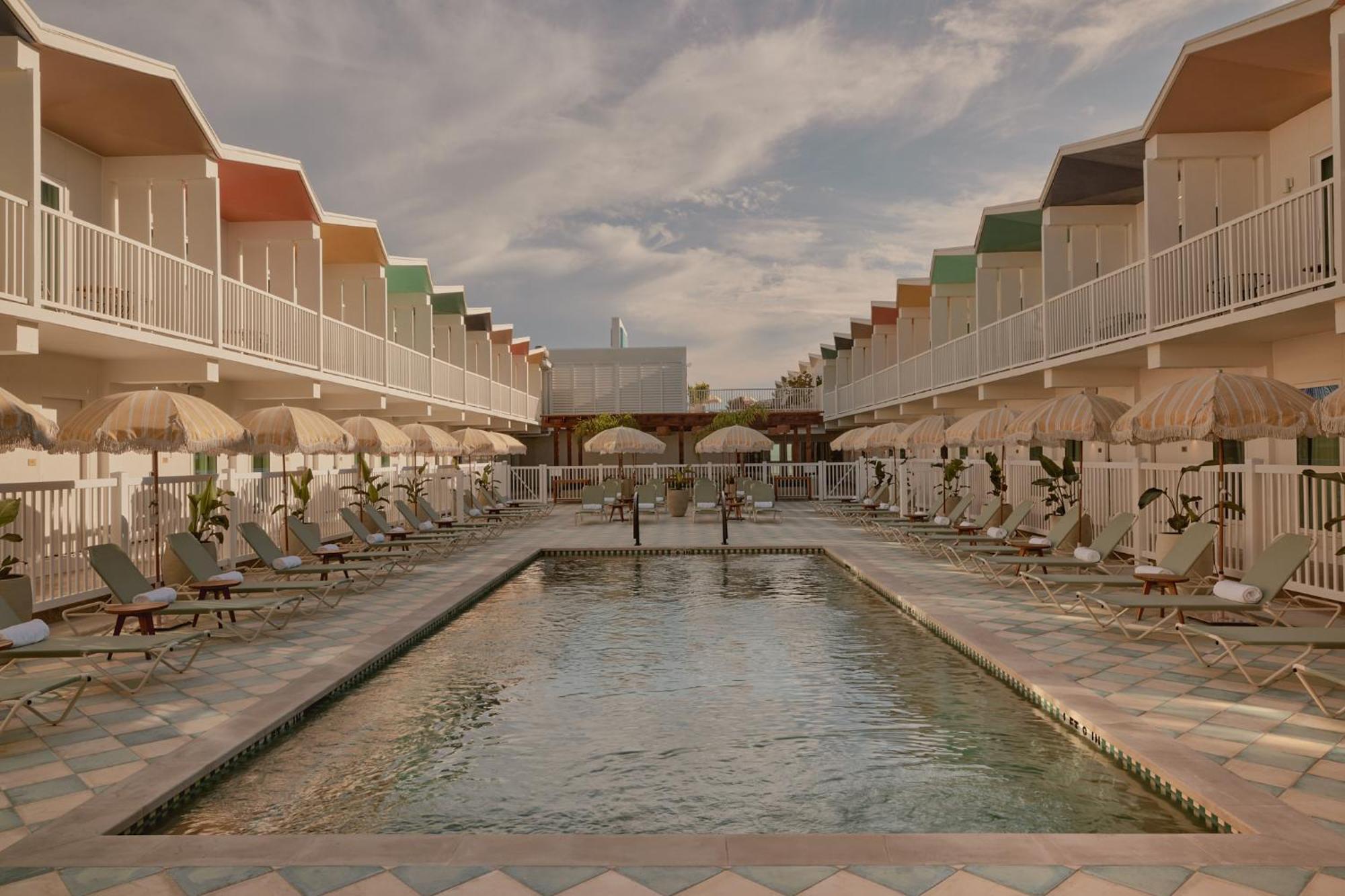Hotel Lucine กาลเวสตัน ภายนอก รูปภาพ
